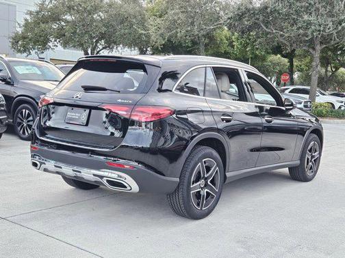2026 Mercedes-Benz GLC 300 4MATIC