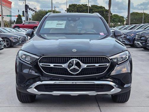 2026 Mercedes-Benz GLC 300 4MATIC