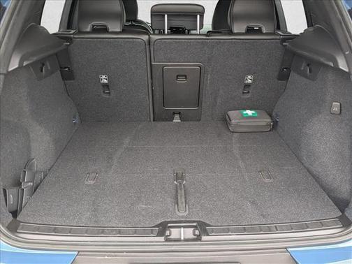 2023 Volvo XC40 B4 Plus Dark Theme