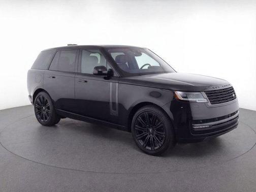 Santorini Black Metallic 2025 Land Rover Range Rover P400 SE