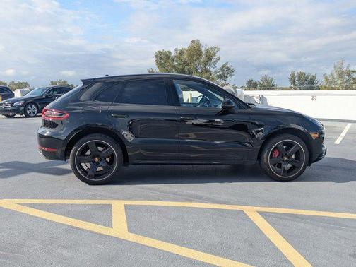 2016 Porsche Macan Turbo
