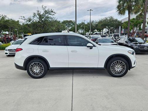 2025 Mercedes-Benz GLC 300 Base