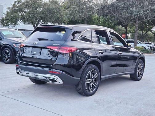 2026 Mercedes-Benz GLC 300 4MATIC