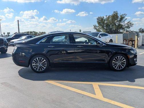 2017 Lincoln MKZ Base