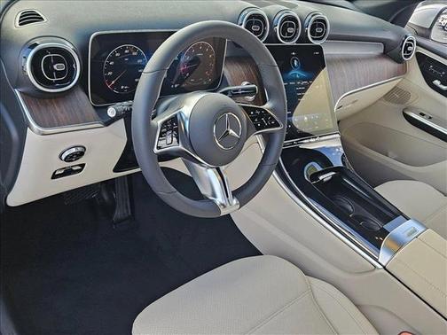 2025 Mercedes-Benz GLC 300 Base