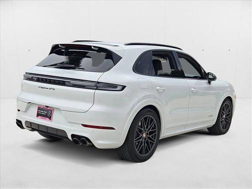 2025 Porsche Cayenne GTS