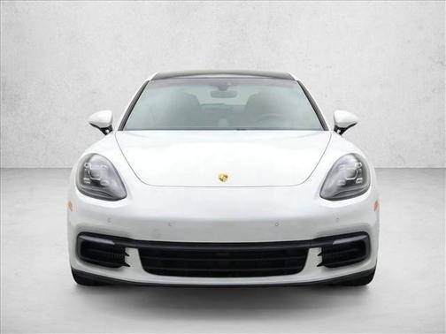 2018 Porsche Panamera 4