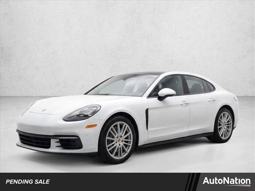 Carrara White Metallic 2018 Porsche Panamera 4