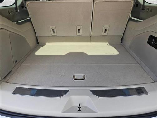 Vibrant White Tricoat 2026 Cadillac Escalade ESV Sport Platinum