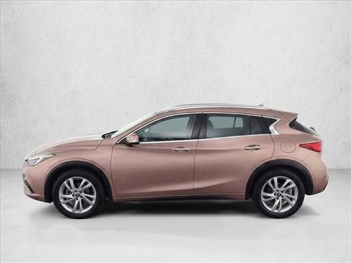 2017 INFINITI QX30 Premium