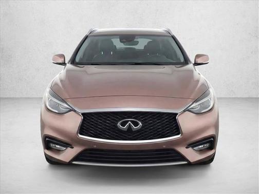 2017 INFINITI QX30 Premium
