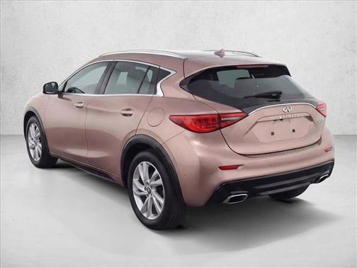 2017 INFINITI QX30 Premium