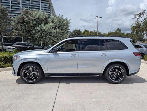 2026 Mercedes-Benz GLS 450 4MATIC