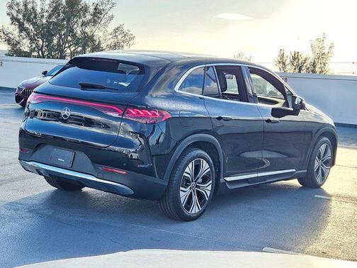 Obsidian Black Metallic 2023 Mercedes-Benz EQE 350+ Base