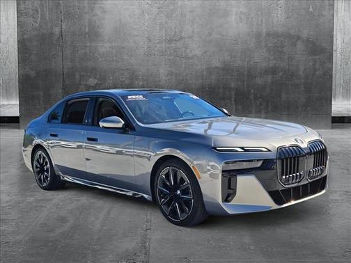2025 BMW 740 i