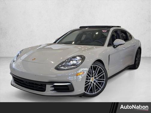 2017 Porsche Panamera 4