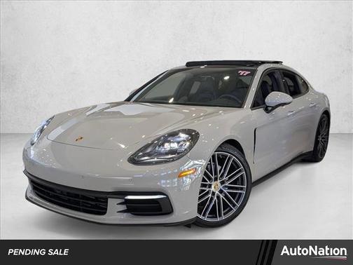 2017 Porsche Panamera 4