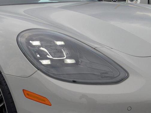 2017 Porsche Panamera 4