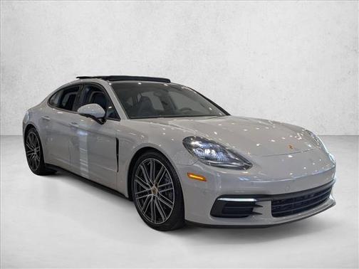 2017 Porsche Panamera 4