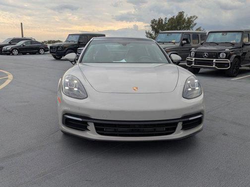 2017 Porsche Panamera 4