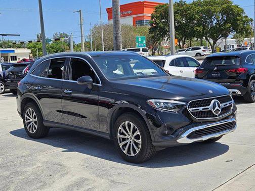 2025 Mercedes-Benz GLC 300 4MATIC
