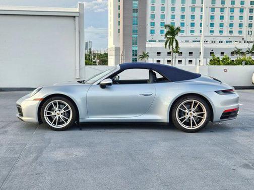 2022 Porsche 911 Carrera
