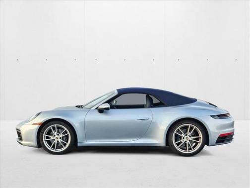 2022 Porsche 911 Carrera