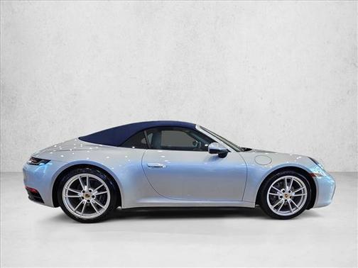 2022 Porsche 911 Carrera