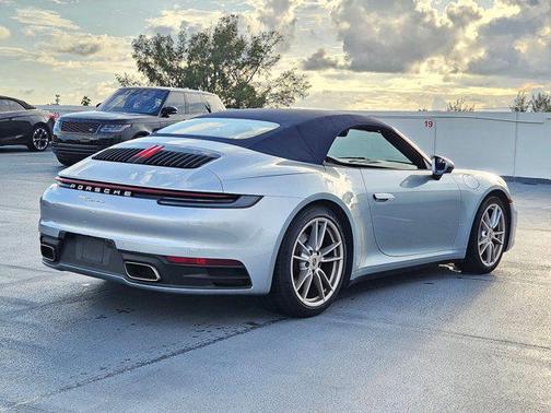 2022 Porsche 911 Carrera