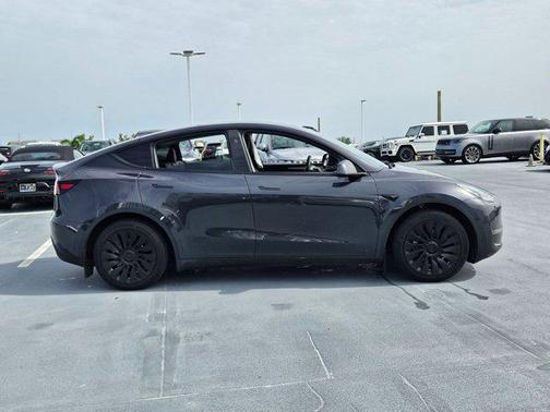 2024 Tesla Model Y RWD *Ltd Avail*