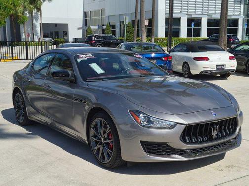 Grigio 2020 Maserati Ghibli 3.0L