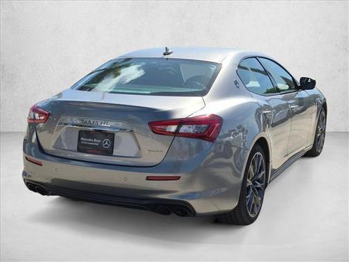Grigio 2020 Maserati Ghibli 3.0L