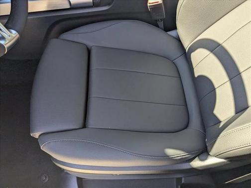 2026 Mercedes-Benz GLB 250 Base