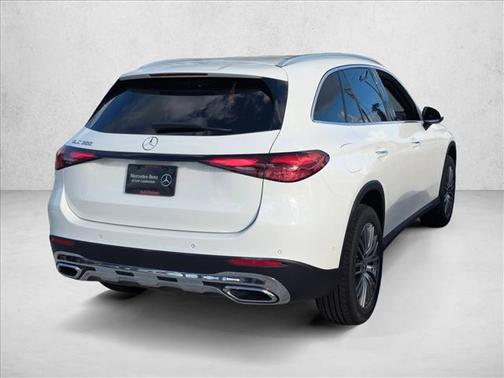 Polar White 2026 Mercedes-Benz GLC 300 Base
