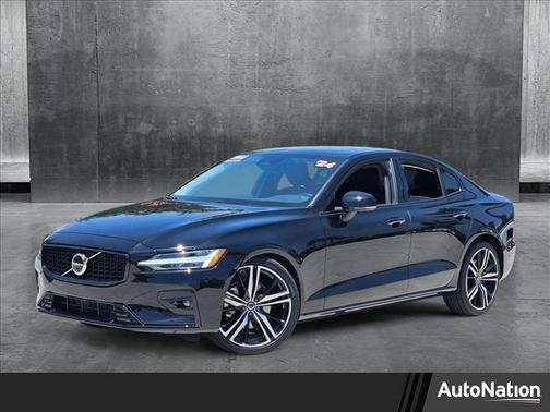 2024 Volvo S60 B5 Plus Dark Theme