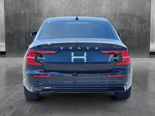 2024 Volvo S60 B5 Plus Dark Theme