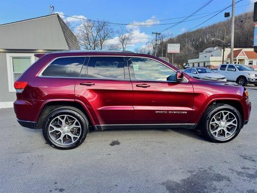 2018 Jeep Grand Cherokee Sterling Edition