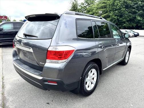 2011 Toyota Highlander SE