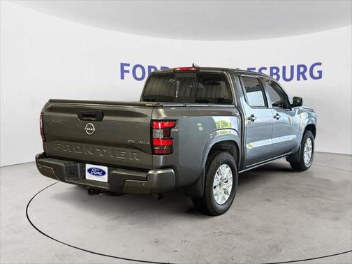 2022 Nissan Frontier SV
