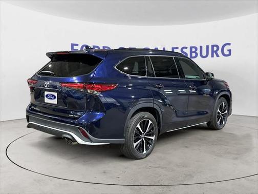 2022 Toyota Highlander XSE