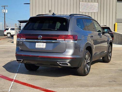 2025 Volkswagen Atlas 2.0T SE
