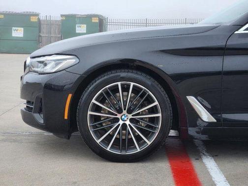 2022 BMW 530 i