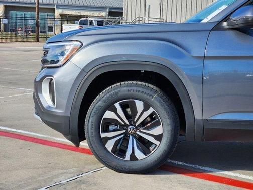 2025 Volkswagen Atlas 2.0T SE