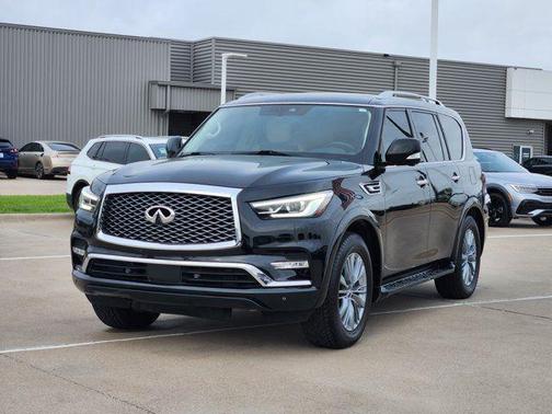 2022 INFINITI QX80 Luxe