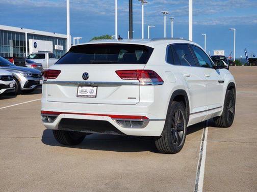 2022 Volkswagen Atlas Cross Sport 2.0T SEL R-Line