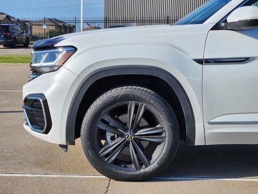 2022 Volkswagen Atlas Cross Sport 2.0T SEL R-Line