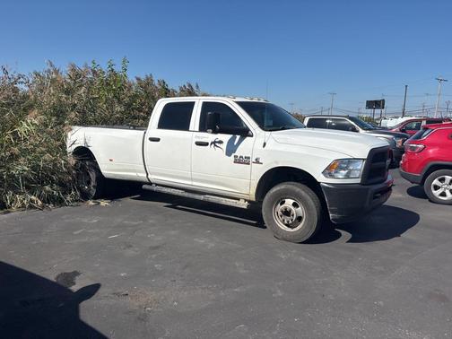 2017 RAM 3500 Tradesman Crew Cab 4x4 8' Box
