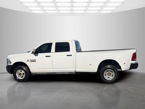 2017 RAM 3500 Tradesman Crew Cab 4x4 8' Box