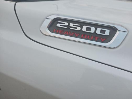 2019 RAM 2500 Big Horn Crew Cab 4x4 8' Box