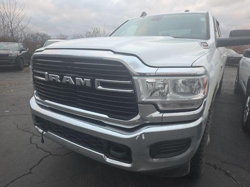 2019 RAM 2500 Big Horn Crew Cab 4x4 8' Box